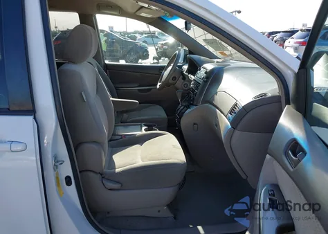 2007 Toyota Sienna Le z USA, uszkodzony, nr VIN 5TDZK23C77S023690